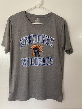 Women’s Size XL TEAM ATHLETICS Kentucky Wildcats Gray Short Sleeve Shirt